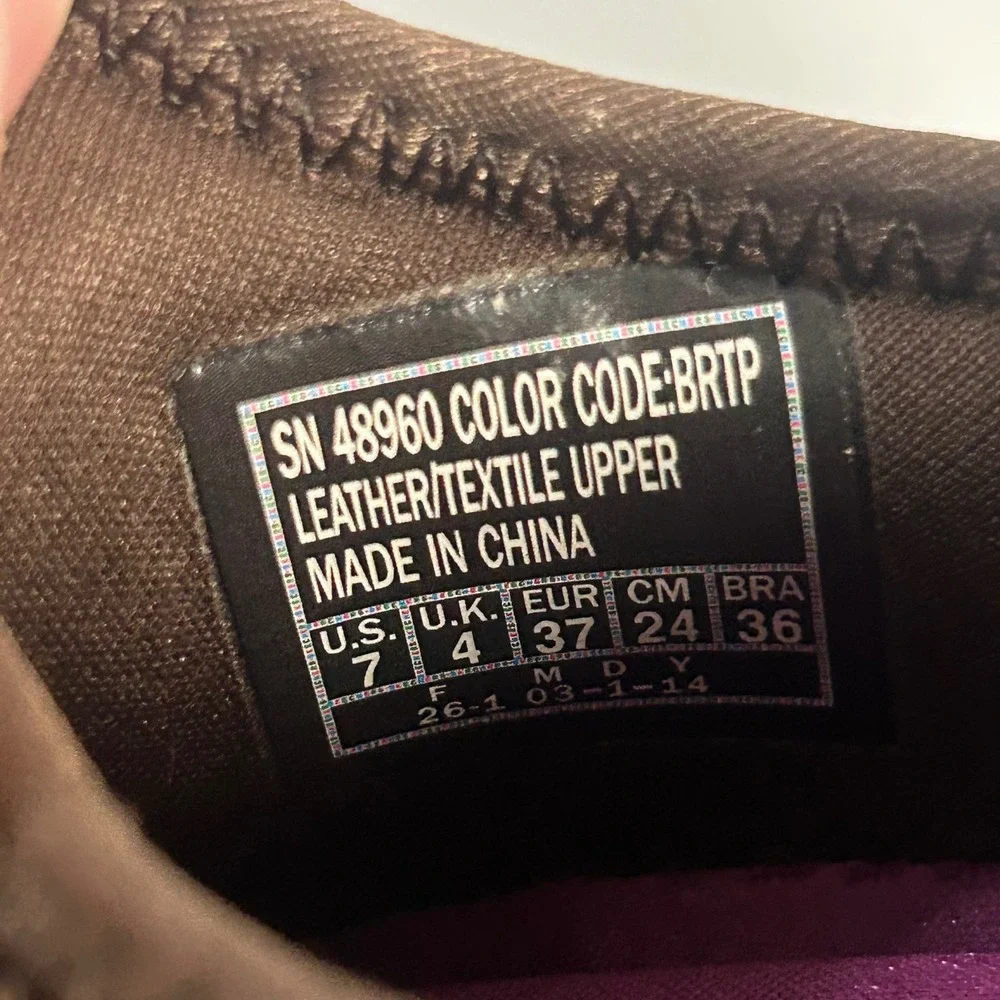 Skechers 48960 Bungee Lace Sneakers Brown Women Sz 7 Suede Slip On Walking Shoe